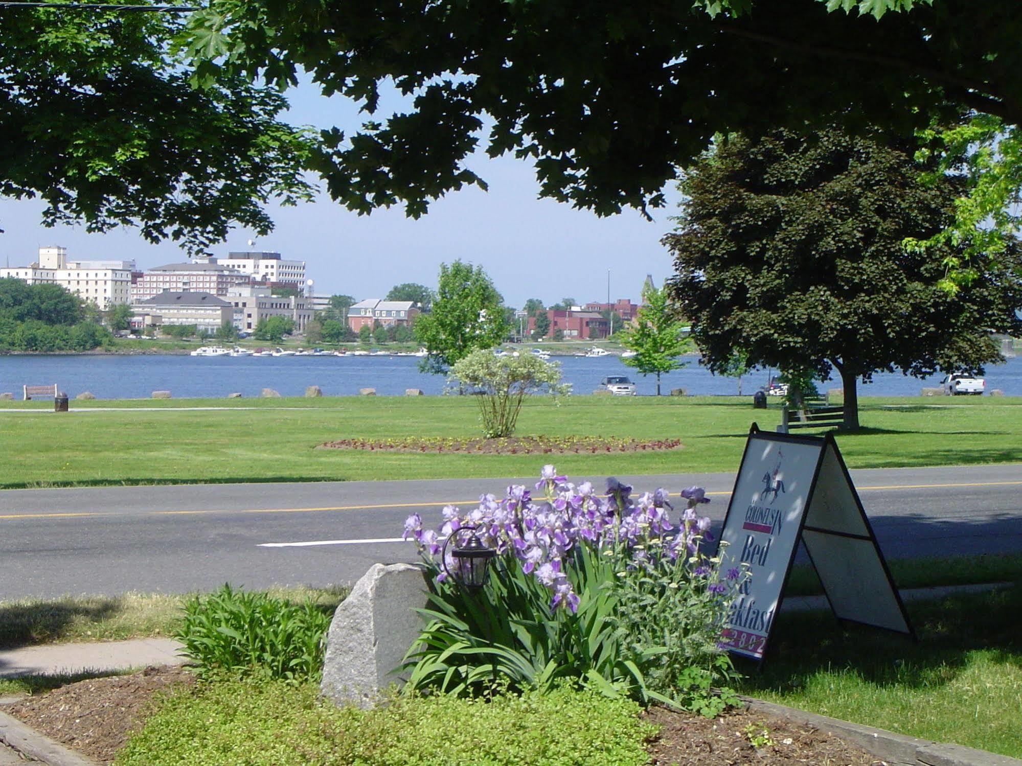 The Colonel'S In Bed And Breakfast Fredericton Eksteriør billede