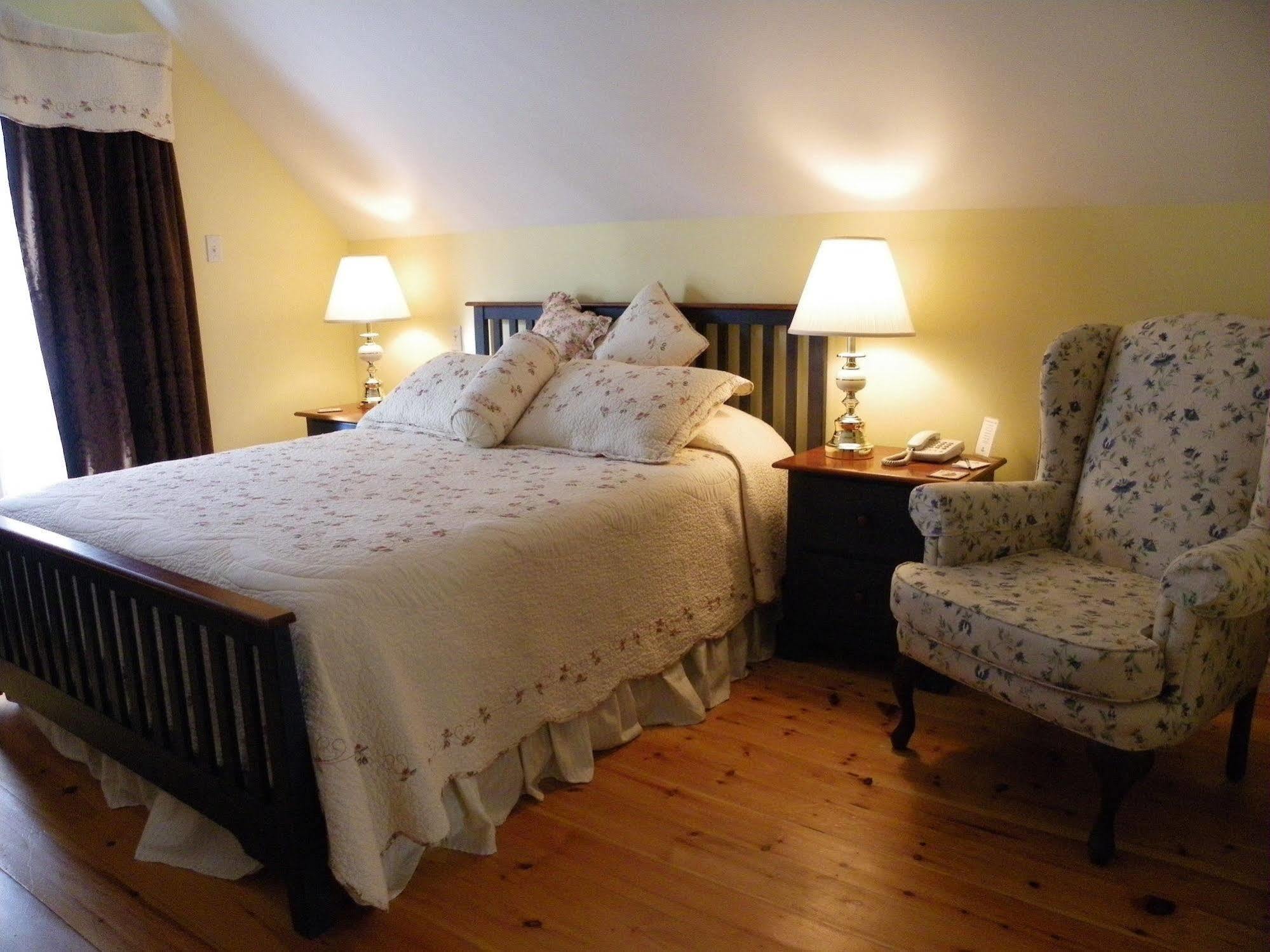 The Colonel'S In Bed And Breakfast Fredericton Eksteriør billede